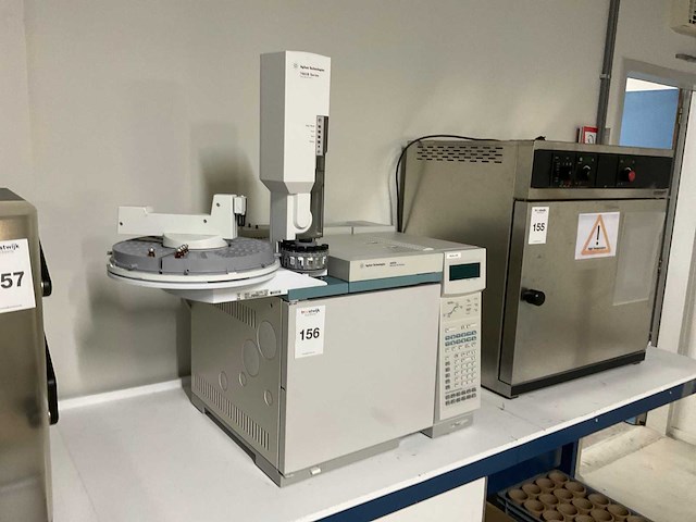 Agilent technologies 6890n gaschromatograaf - afbeelding 5 van  12