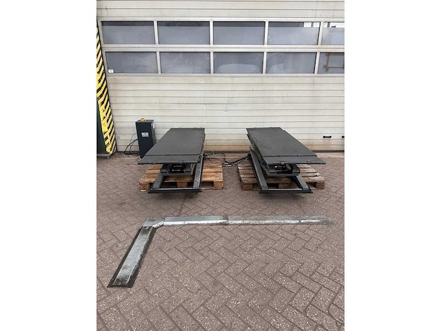 Agm - 2016 - c130-11 - 3000kg schaarhefbrug / banden hefbrug - afbeelding 8 van  13