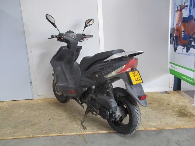 Agm - bromscooter - r8 sport - scooter - afbeelding 2 van  11