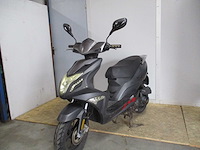 Agm - bromscooter - r8 sport - scooter - afbeelding 4 van  11