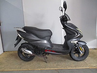 Agm - bromscooter - r8 sport - scooter - afbeelding 8 van  11