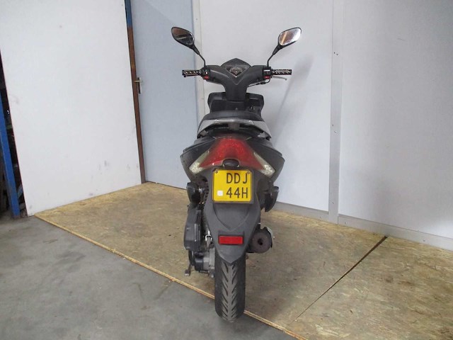 Agm - bromscooter - r8 sport - scooter - afbeelding 10 van  11