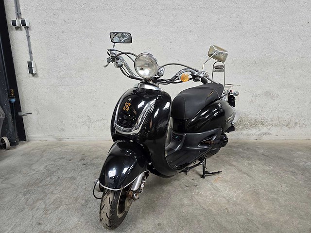 Agm - bromscooter - retro - 4t 45km uitvoering f852pf - afbeelding 3 van  6