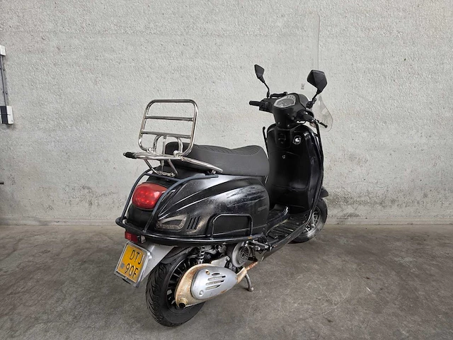 Agm - bromscooter - vx50 - brommer - afbeelding 5 van  7
