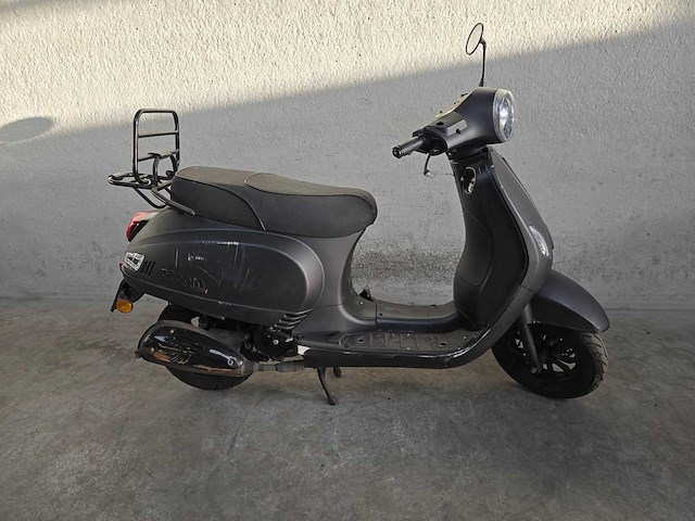 Agm - bromscooter - vx50 injectie - 4t 45km uitvoering flb58d - afbeelding 2 van  7
