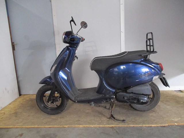 Agm - bromscooter - vx50 plus injectie - scooter - afbeelding 1 van  11