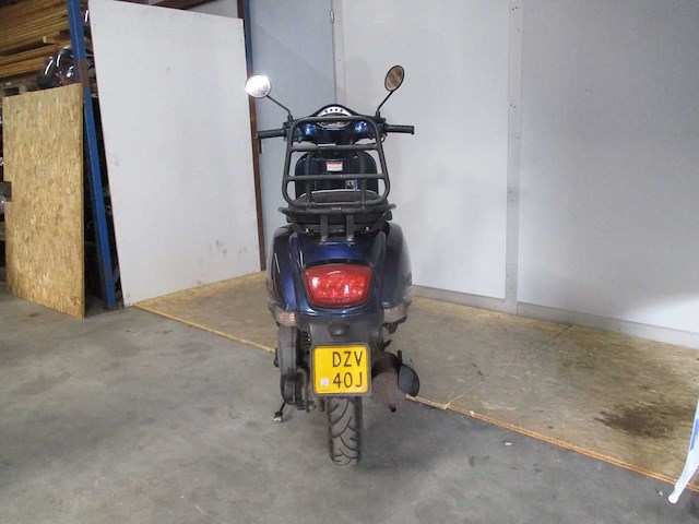 Agm - bromscooter - vx50 plus injectie - scooter - afbeelding 10 van  11