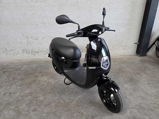Agm - snorscooter - eco - elektrische 25km uitvoering fdh35l - afbeelding 2 van  5