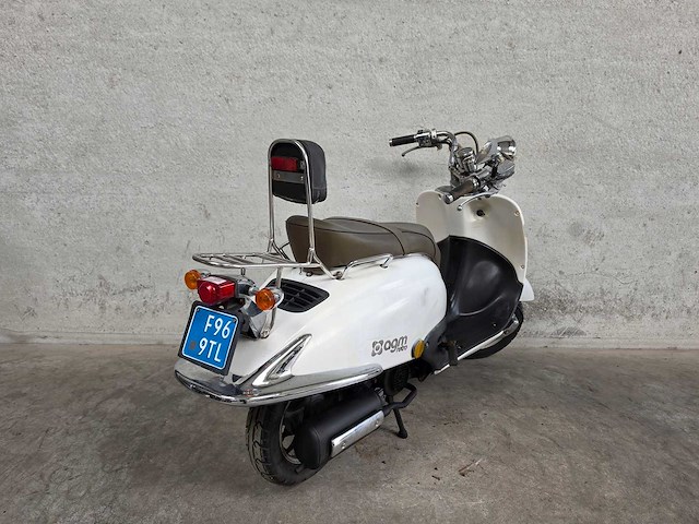 Agm - snorscooter - retro - 4t 25km uitvoering brommer f969tl - afbeelding 3 van  5