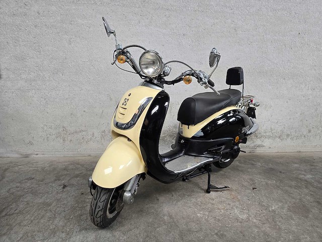 Agm - snorscooter - retro - 4t 25km uitvoering d847hr - afbeelding 3 van  7