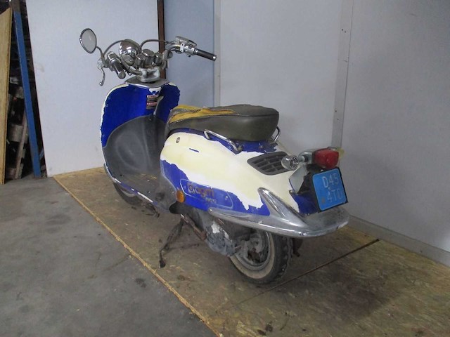 Agm - snorscooter - retro extra - scooter - afbeelding 2 van  11