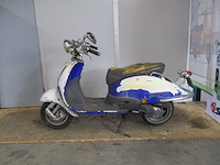 Agm - snorscooter - retro extra - scooter - afbeelding 1 van  11