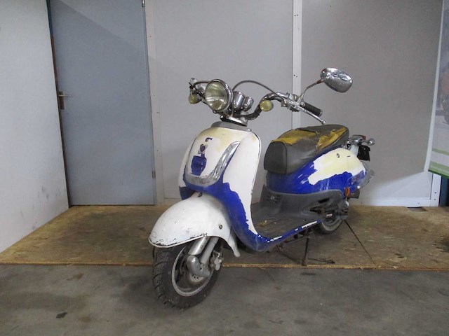 Agm - snorscooter - retro extra - scooter - afbeelding 4 van  11