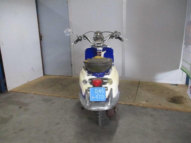 Agm - snorscooter - retro extra - scooter - afbeelding 10 van  11