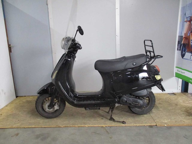 Agm - snorscooter - vx riva - scooter - afbeelding 1 van  11
