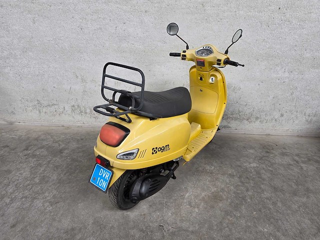 Agm - snorscooter - vx50 - 4t 25km uitvoering dvr10n - afbeelding 2 van  3