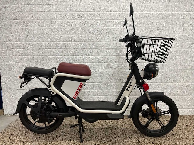 Agm goccia elektrische brommer - afbeelding 1 van  11