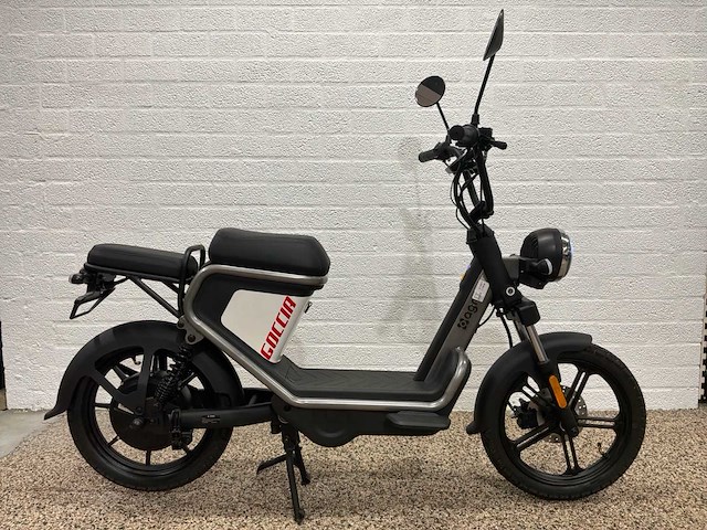 Agm goccia elektrische brommer - afbeelding 1 van  9