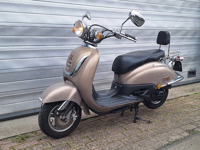 Agm grande retro 25 km snorscooter 4takt - afbeelding 2 van  7