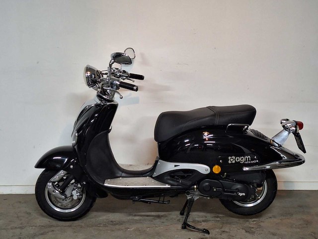 Agm grande retro extra 45 km bromscooter 4takt - afbeelding 1 van  7