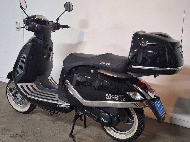 Agm lx 25km snorscooter 4-takt - afbeelding 3 van  7