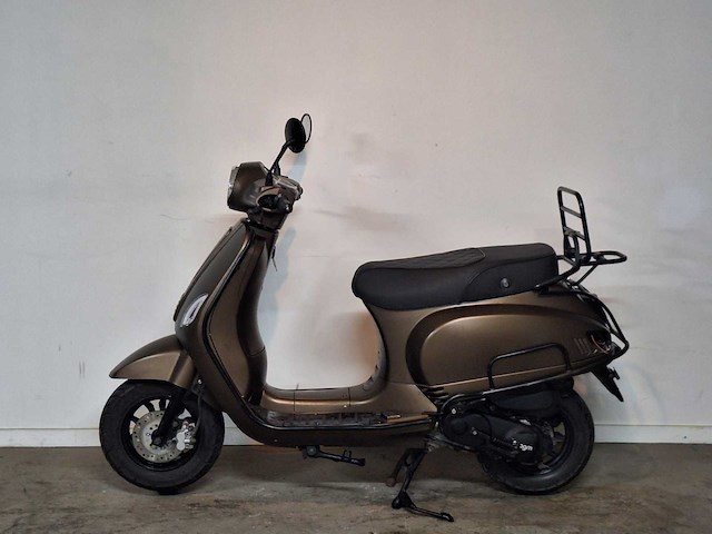 Agm vx riva 45 km bromscooter 4takt - afbeelding 1 van  7