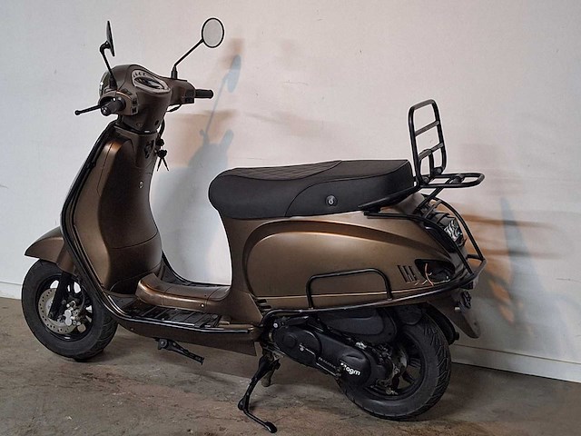 Agm vx riva 45 km bromscooter 4takt - afbeelding 3 van  7