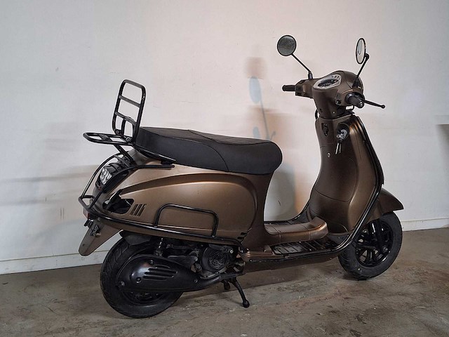Agm vx riva 45 km bromscooter 4takt - afbeelding 7 van  7