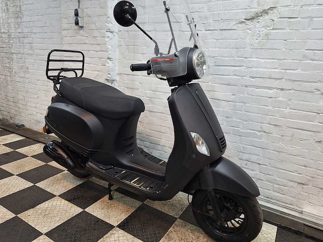 Agm vx50 25 km snorscooter 4takt - afbeelding 6 van  7