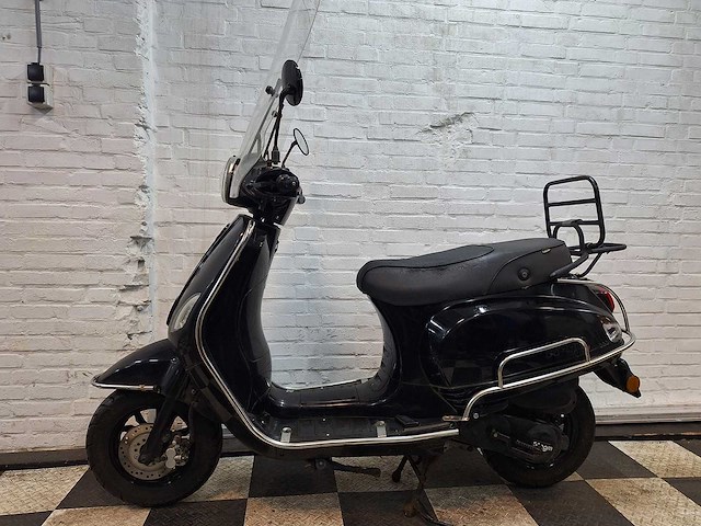 Agm vx50 45 km bromscooter 4takt - afbeelding 1 van  7