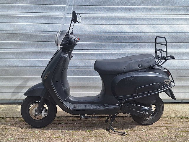 Agm vx50 riva 25 km snorscooter 4takt - afbeelding 1 van  7