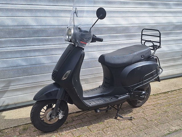 Agm vx50 riva 25 km snorscooter 4takt - afbeelding 2 van  7