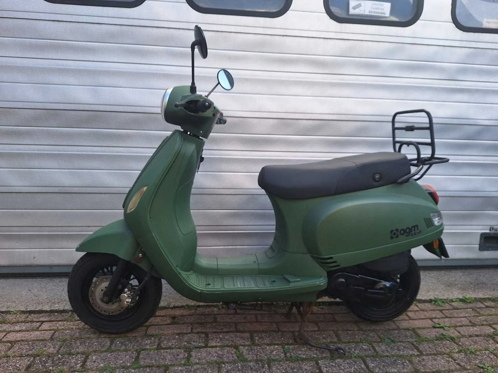 Scooters en motorscooters van piaggio, vespa, yamaha, sym en meer