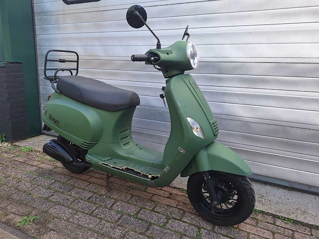 Agm vx50 riva 45km 4t bromscooter - afbeelding 5 van  6
