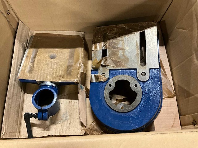 Agojama 8e107 tafelboormachine - afbeelding 4 van  8