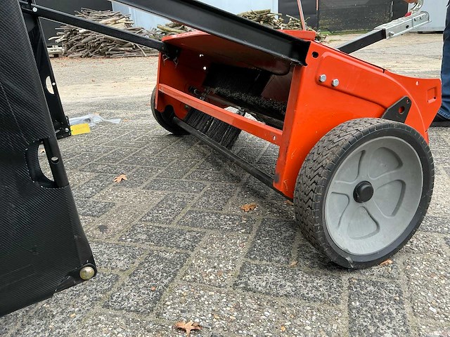 Agri fab 45-04924 112 cm blad/gazon veegmachine - afbeelding 6 van  15