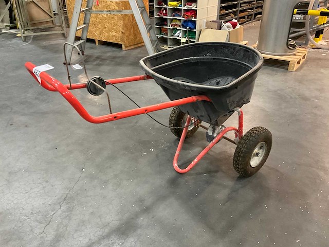 Agrifab smartspreader zoutstrooier - afbeelding 1 van  7