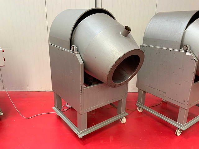 Agritechniek kantelbare noten bekruid tumbler - afbeelding 2 van  6