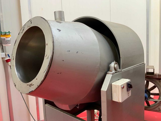 Agritechniek kantelbare noten bekruid tumbler - afbeelding 3 van  10
