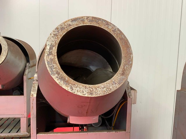 Agritechniek kantelbare noten bekruid tumbler - afbeelding 3 van  7