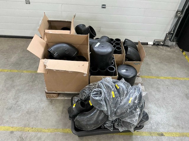 Agru en b’r partij hdpe bochten, verloopstukken en flenzen - afbeelding 5 van  12