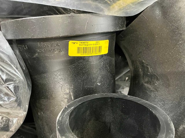 Agru en b’r partij hdpe bochten, verloopstukken en flenzen - afbeelding 9 van  12