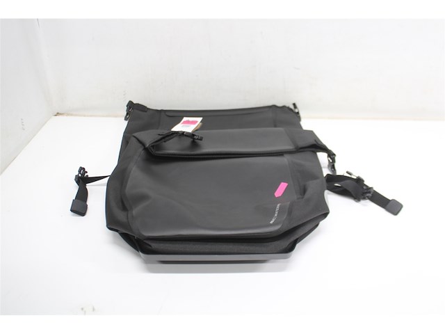 Agu dubbele fietstas shelter zwart 42l waterdicht mik - afbeelding 2 van  3