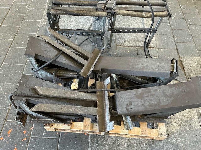 Ahcon rollenbaan met wielheffers (4x) - afbeelding 1 van  1