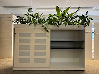 Ahrend - akoestische schuifdeurkast met planten - afbeelding 2 van  16