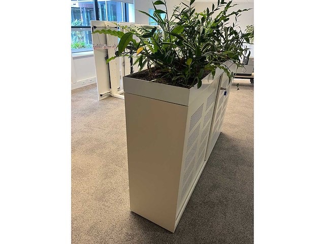 Ahrend - akoestische schuifdeurkast met planten - afbeelding 8 van  16