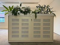 Ahrend - akoestische schuifdeurkast met planten - afbeelding 1 van  5