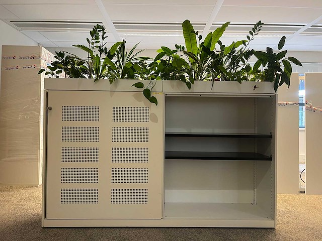Ahrend - akoestische schuifdeurkast met planten - afbeelding 10 van  16