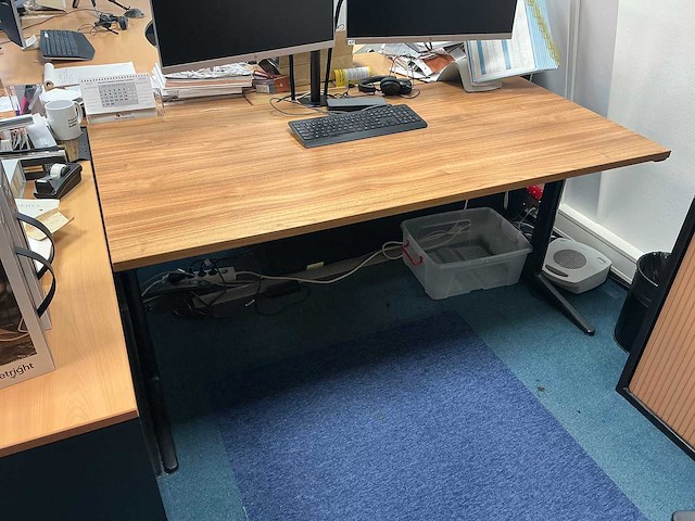 Ahrend - bureau (3x) - afbeelding 1 van  3