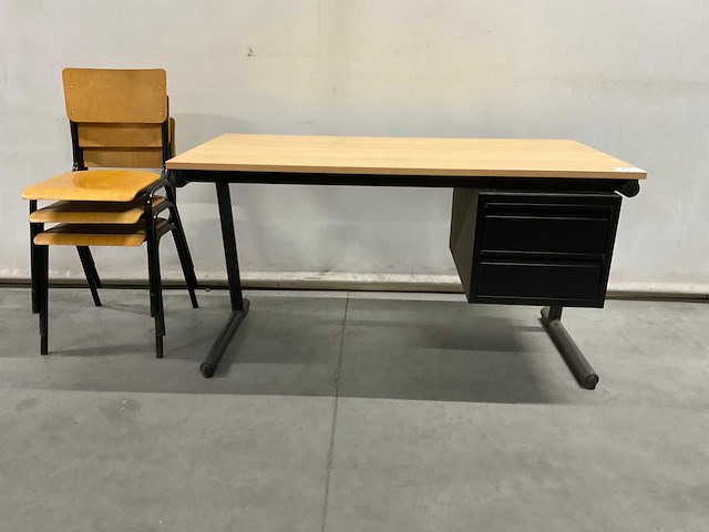 Ahrend - bureautafel - afbeelding 1 van  3